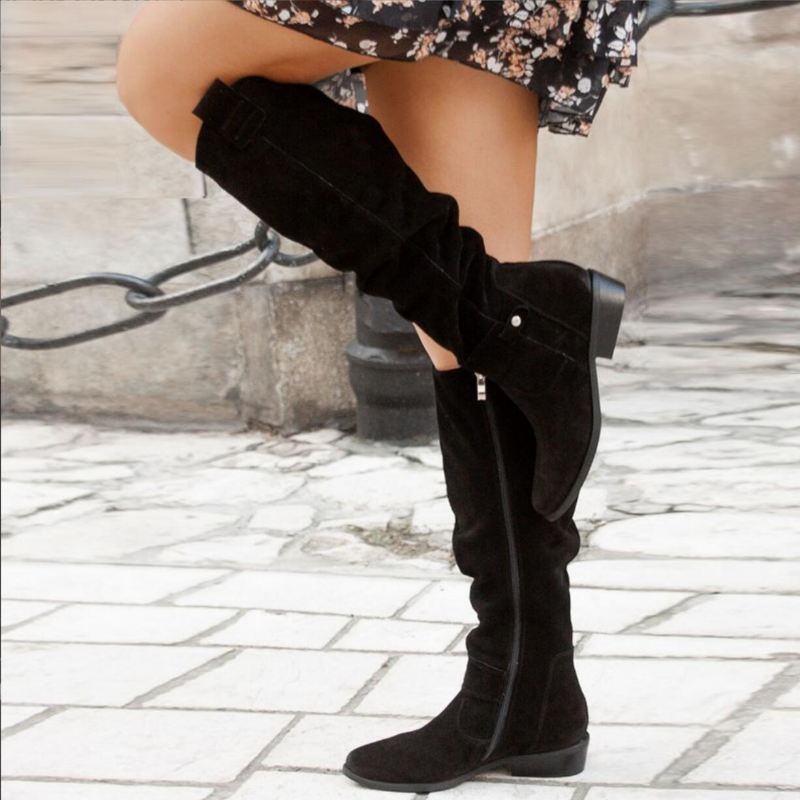 Women's Knee-High Boots - Stylish Comfort with Easy Zip Closure